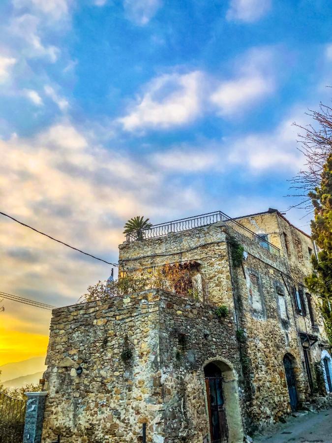 La Casa Di Vasco Bussana Vecchia Apartman San Remo Kültér fotó